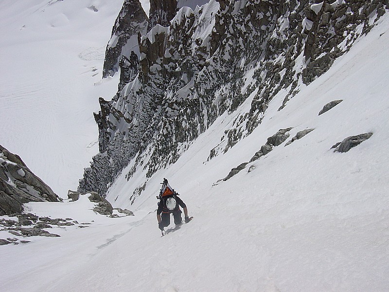 #5 Dans le virage du haut : ça se rétrécit et c Dans le virage du haut : ça se rétrécit et c'est toujours bien raide