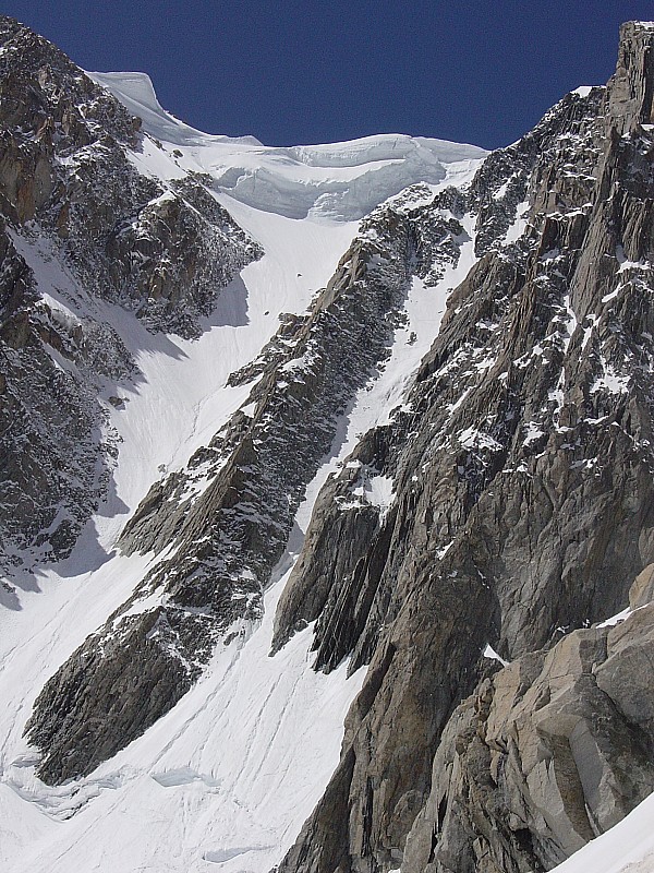 #1 couloir Jager : Le couloir ce jour, à gauche c couloir Jager : Le couloir ce jour, à gauche c'est le Gervasutti
