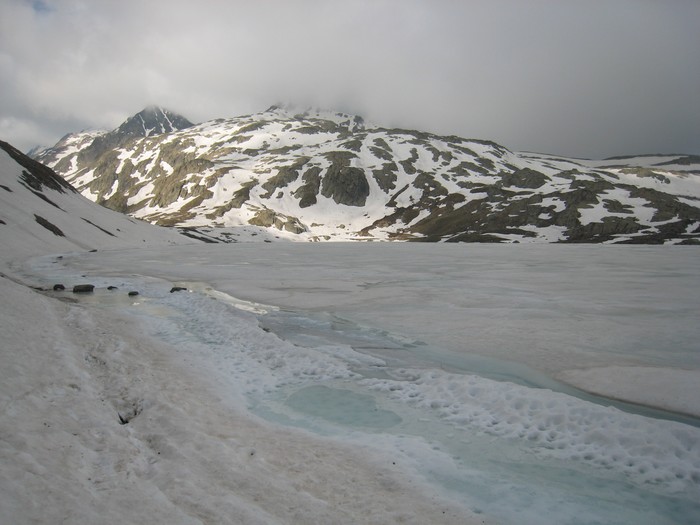 N° 4 : Premier lac encore gelé