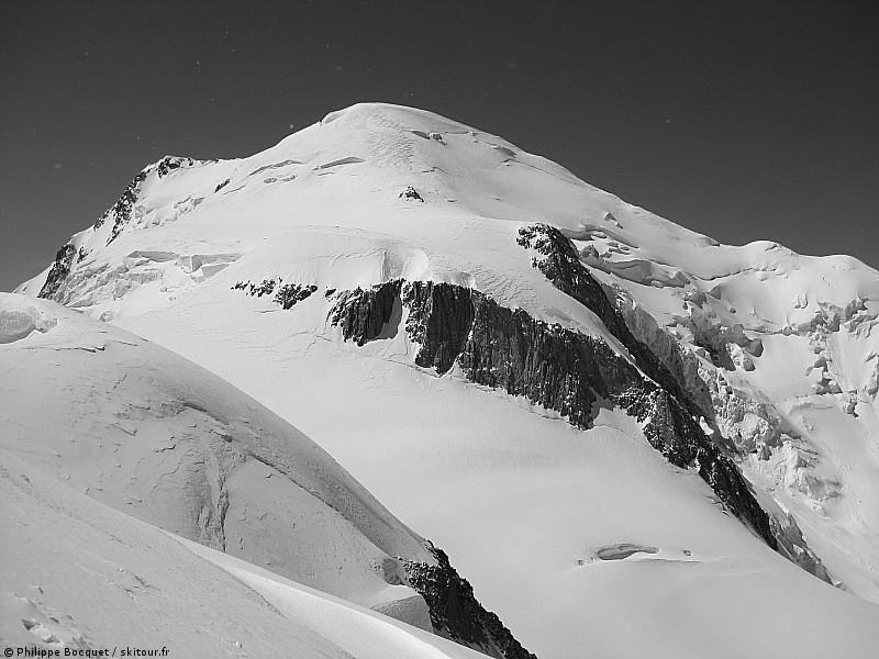 #7 Mont Blanc : C Mont Blanc : C'est en général à partir de la Brenva que l'on se met dans le rouge : pourtant il ne reste que 500 m