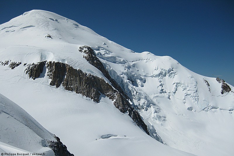Face nord Mont Blanc : bonus : face nord vue depuis l'épaule du maudit: la descente serpente entre les séracs