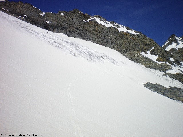 #8 Sous la pointe Rénod : demi tour cause neige trop profonde et fuyante, au niveau du bombement Sous la pointe Rénod : demi tour cause neige trop profonde et fuyante, au niveau du bombement