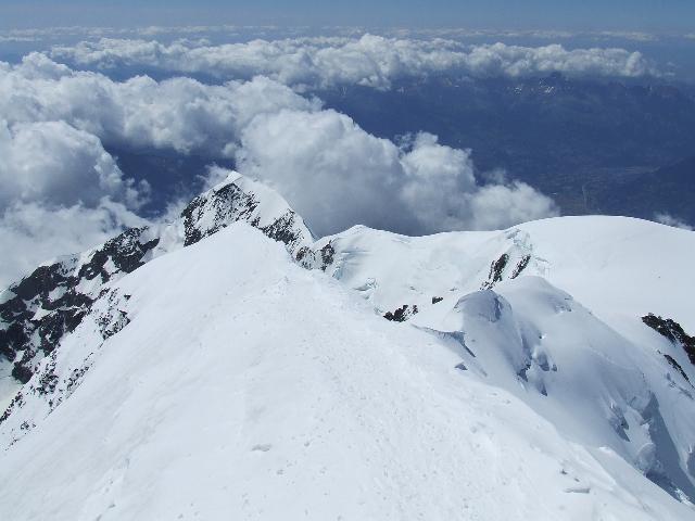 #12 Mont blanc : 15h , nous sommes seuls au sommet. Un luxe à savourer . Mont blanc : 15h , nous sommes seuls au sommet. Un luxe à savourer .