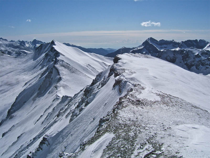 #4 Dents de Maniglia : Cime sans nom 3012m et plus loin la Cime de l Dents de Maniglia : Cime sans nom 3012m et plus loin la Cime de l'Autaret.