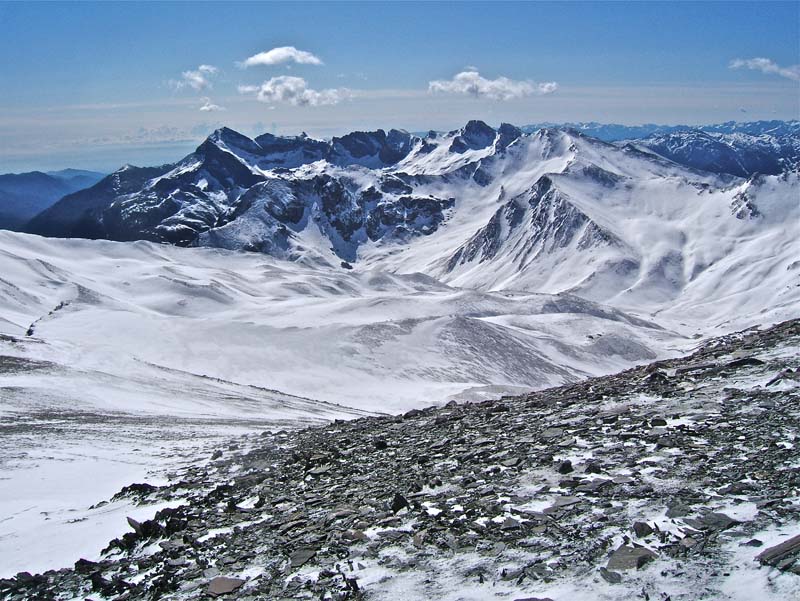 #6 Dents de Maniglia : Vallon de l Dents de Maniglia : Vallon de l'Autaret avec le cirque de Camosciera, Pelvo d'Elva, Camosciere, Gialeo, Pic delle Segneres et Marchisa, Faraut sur la droite.
