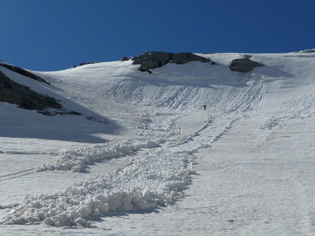 #7 Coulées superficielles : Dans les premières pentes après la traversée du plan des Evettes Coulées superficielles : Dans les premières pentes après la traversée du plan des Evettes