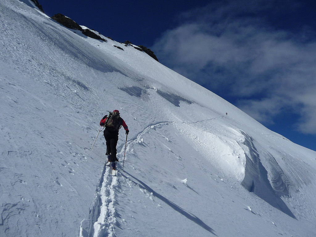 #13 Traversée au dessus des séracs : Pas de problème avec cette neige. Traversée au dessus des séracs : Pas de problème avec cette neige.
