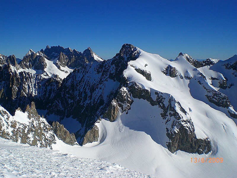 #12 Neige Faurio+le col des Ecrins : Pente lisse et uniforme sur Roche Faurio. Neige Faurio+le col des Ecrins : Pente lisse et uniforme sur Roche Faurio.