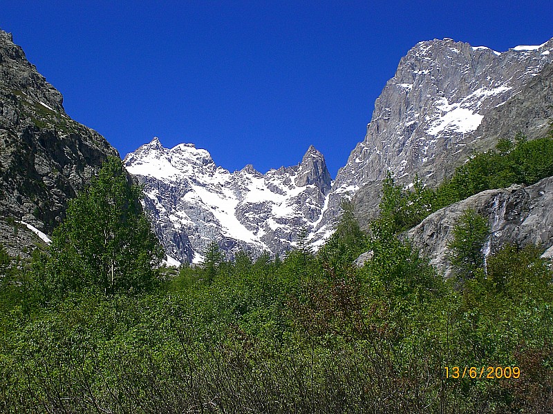 #19 Ecrins magiques : écrins de verdure et de neige. Ecrins magiques : écrins de verdure et de neige.