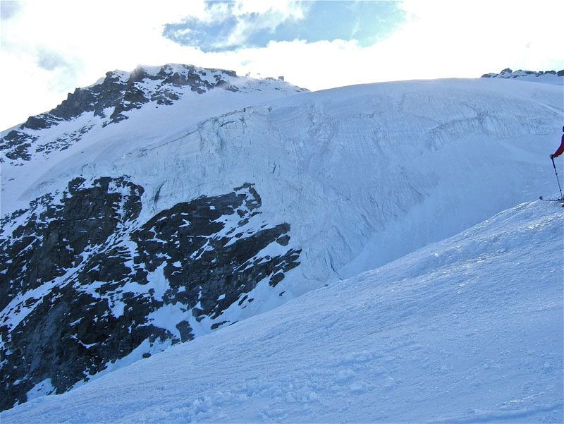 #17 Grand Paradis : Le sommet en face S. nous apparaît. Grand Paradis : Le sommet en face S. nous apparaît.
