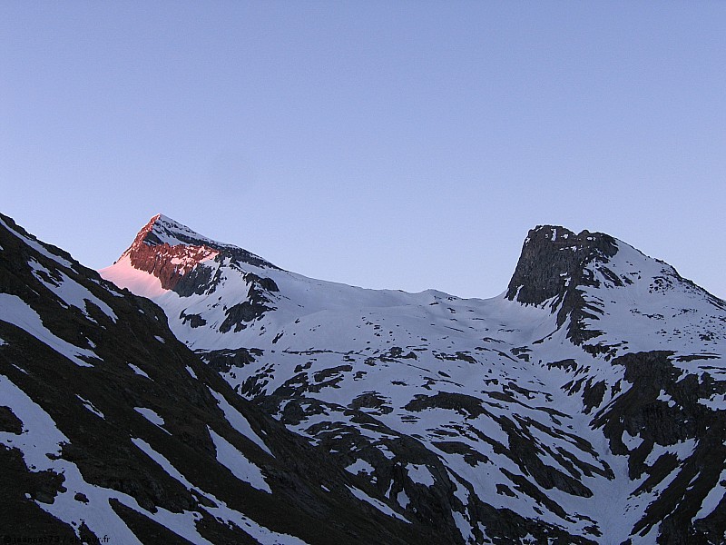 #1 Les Ouilles : Ouille d Les Ouilles : Ouille d'Arbéron qui s'embrase et Ouille de la Vallette. Entre les 2, col d'Arbéron