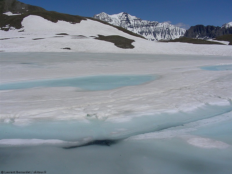 #16 Lac de Lanserlia : Toujours la Grande Casse avec le lac de Lanserlia. L Lac de Lanserlia : Toujours la Grande Casse avec le lac de Lanserlia. L'été approche...