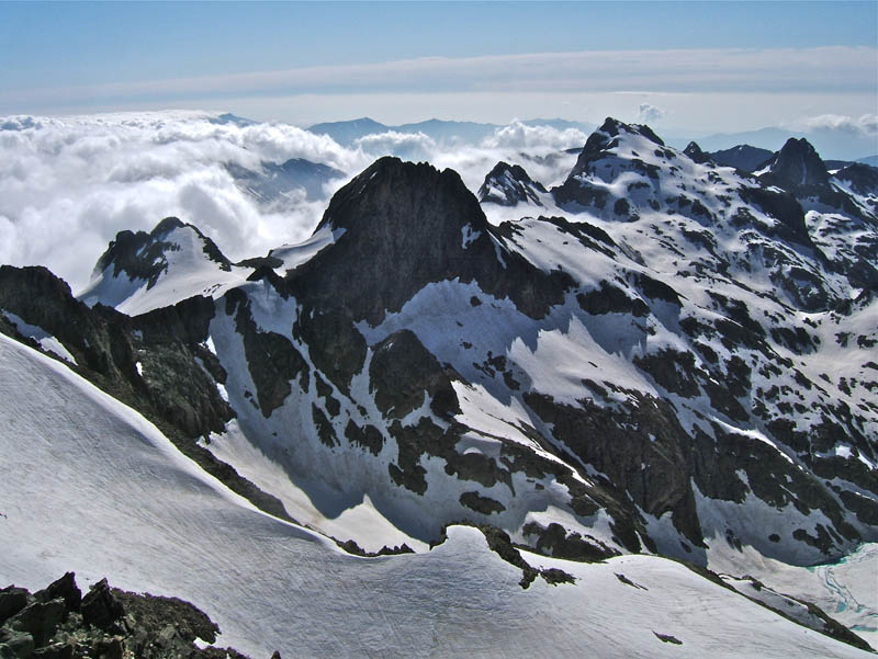 GELAS : Etonnant la neige que l'on a encore par chez nous alors que coté Italien celà commence a être la misère vue l'exposition.