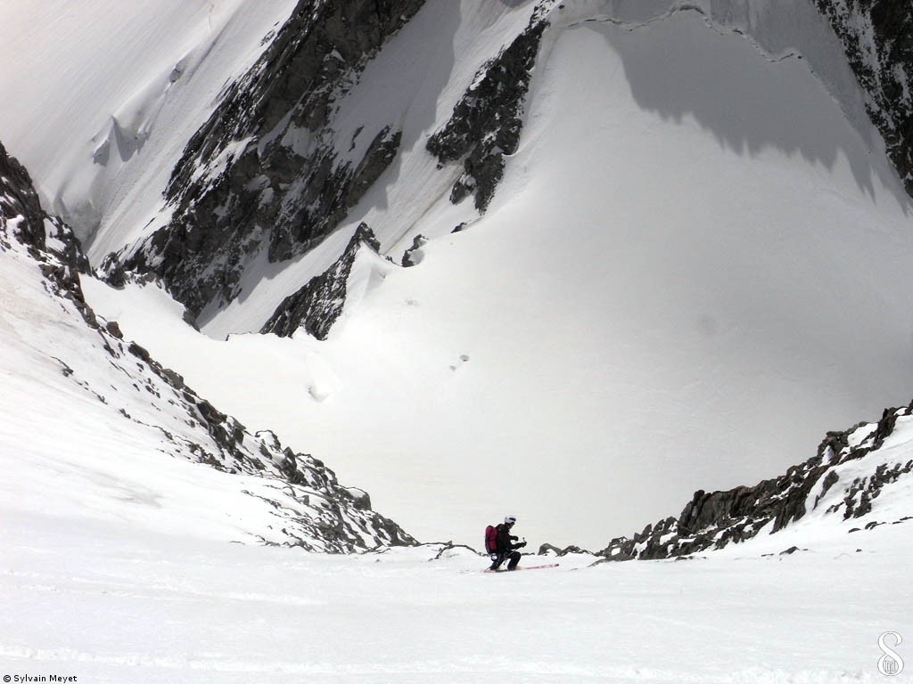 L'entrée du couloir Eccles : Un peu de cailloux, un peu de glace, un peu de pente ... mais quand même assez de neige