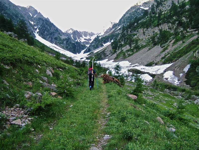 #1 Gias dei Laghi : Après un petit portage on va enfin chausser. Gias dei Laghi : Après un petit portage on va enfin chausser.