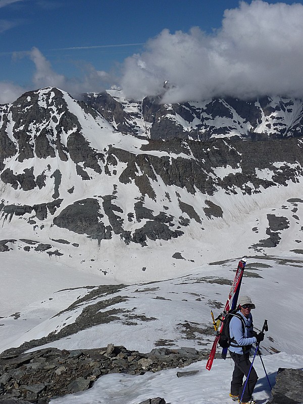 #1 laurence sur l laurence sur l'arête : et une première photo en montée