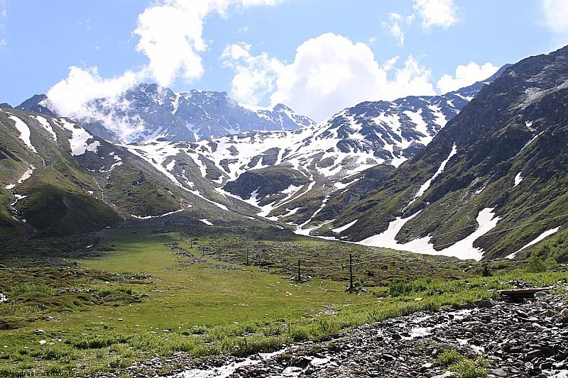 #2 Itinéraire : On voit bien sur la droite la neige (oui, oui, ça passe avec 3-4 déchaussages mineurs) Itinéraire : On voit bien sur la droite la neige (oui, oui, ça passe avec 3-4 déchaussages mineurs)