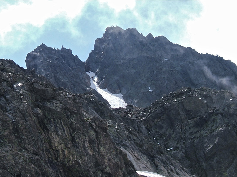 #7 IL BAUS/GHILIÉ : Le haut du couloir NW qui amène directement sous le sommet comme à se déneiger. IL BAUS/GHILIÉ : Le haut du couloir NW qui amène directement sous le sommet comme à se déneiger.