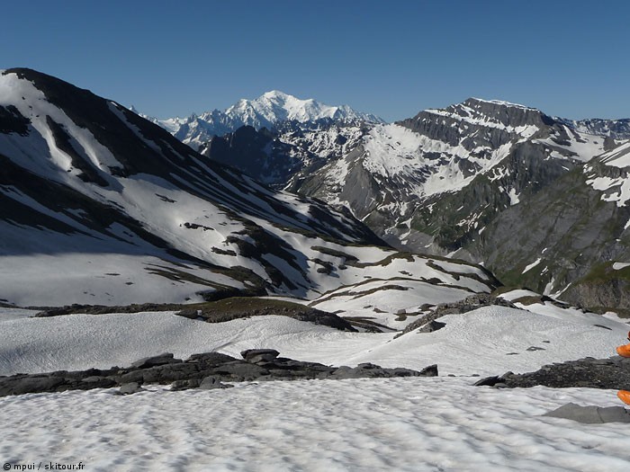 #6 Vers le Mont Blanc et Emosson : Pas beaucoup de pente mais très belle vue Vers le Mont Blanc et Emosson : Pas beaucoup de pente mais très belle vue