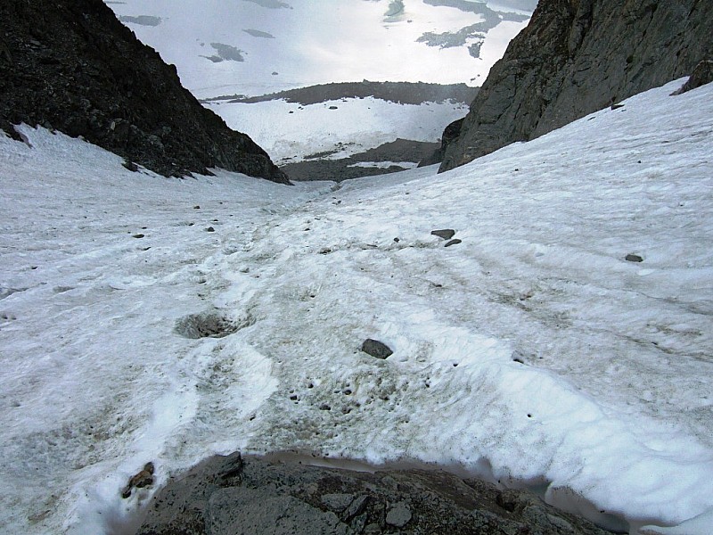 #2 couloir W : Dans le tiers inférieur du couloir: conditions d couloir W : Dans le tiers inférieur du couloir: conditions d'été?