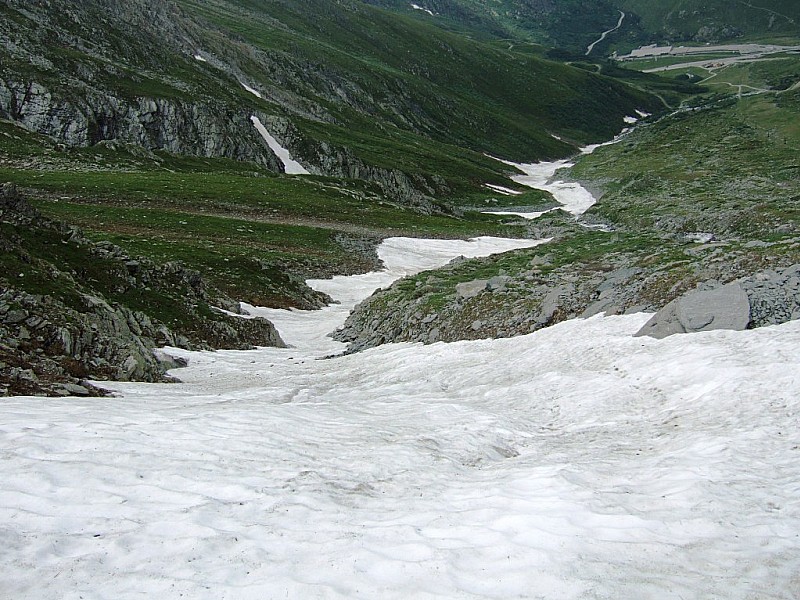#11 Pte de Molenne : Le cheminement neigeux qui permet de déchausser à 20 Pte de Molenne : Le cheminement neigeux qui permet de déchausser à 20' de la voiture
