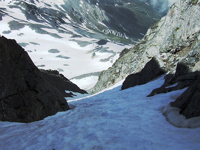#7 couloir W : Le haut du couloir vu de l couloir W : Le haut du couloir vu de l'arête sommitale