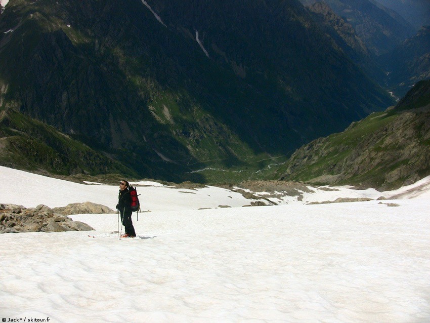 La deuxième descente de 1000m de deniv vers le refuge Soria Elena