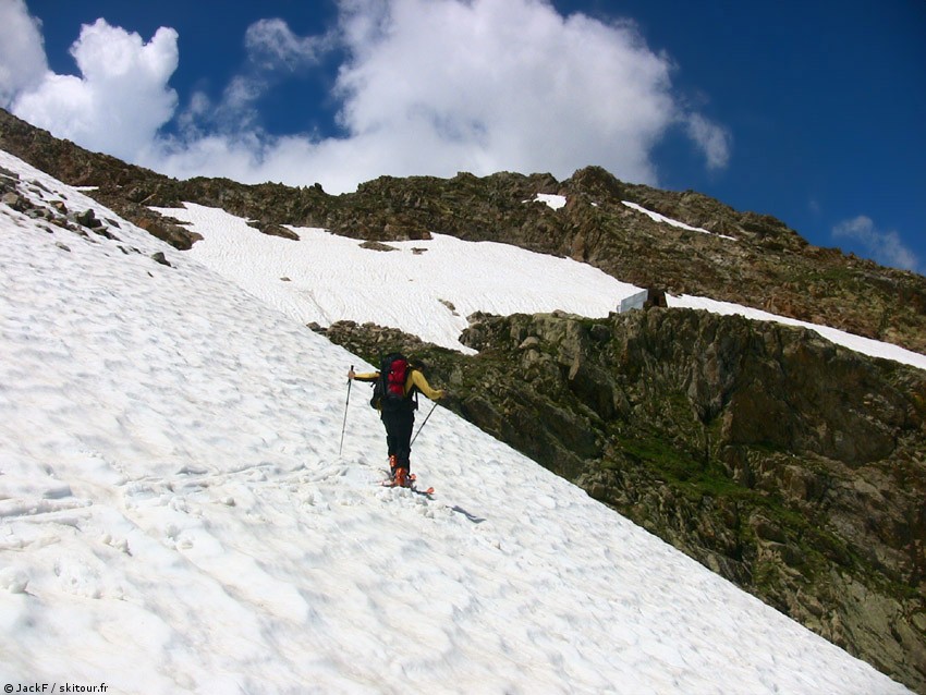 Remontée à la brèche, sous le bivouac Montcalieri