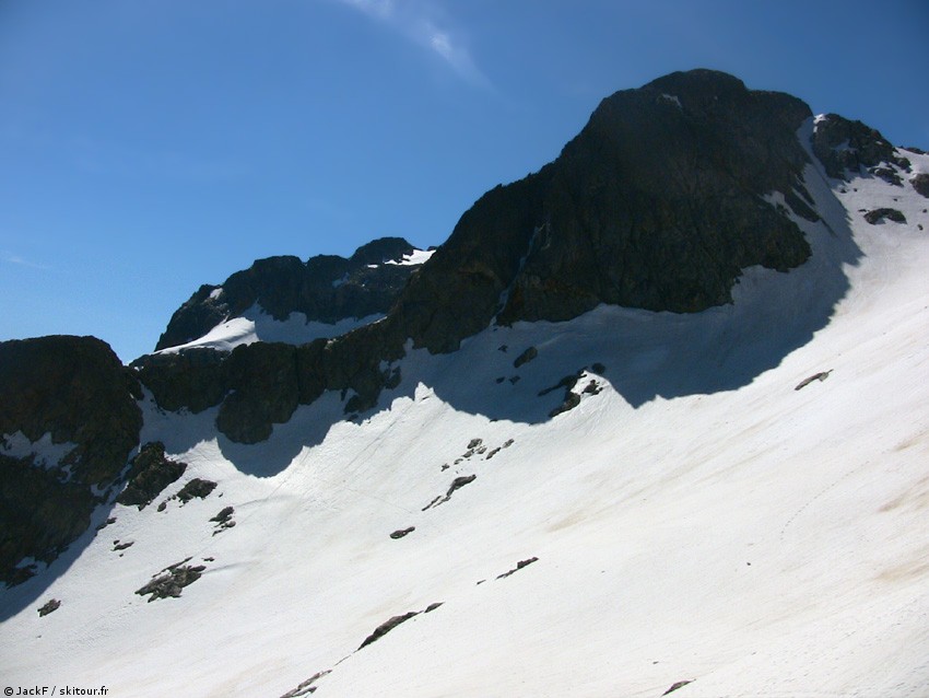 Vallon du Lago Bianco avec la deuxième brèche à passer pur rejoindre le vallon de la Malédie