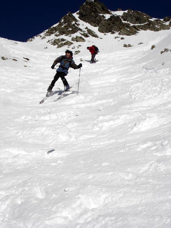 #3 descente du couloir : matthieu envoie dans le couloir, plutôt bien skiable descente du couloir : matthieu envoie dans le couloir, plutôt bien skiable