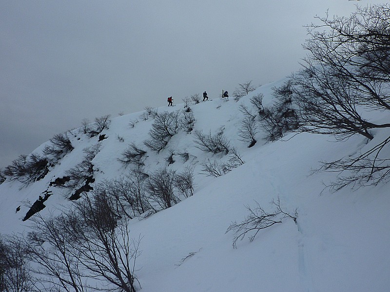 #12 En cours de descente : En cours de descente dans le vallon de Shangri-la. La neige devient très difficile à skier. En cours de descente : En cours de descente dans le vallon de Shangri-la. La neige devient très difficile à skier.