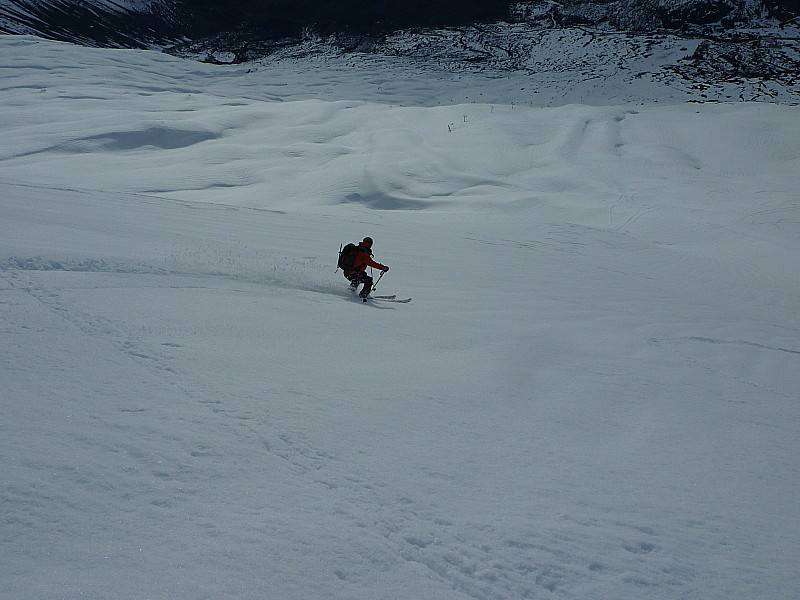 #15 Descente : Yves vers 2400m avec encore 1000m de descente Descente : Yves vers 2400m avec encore 1000m de descente