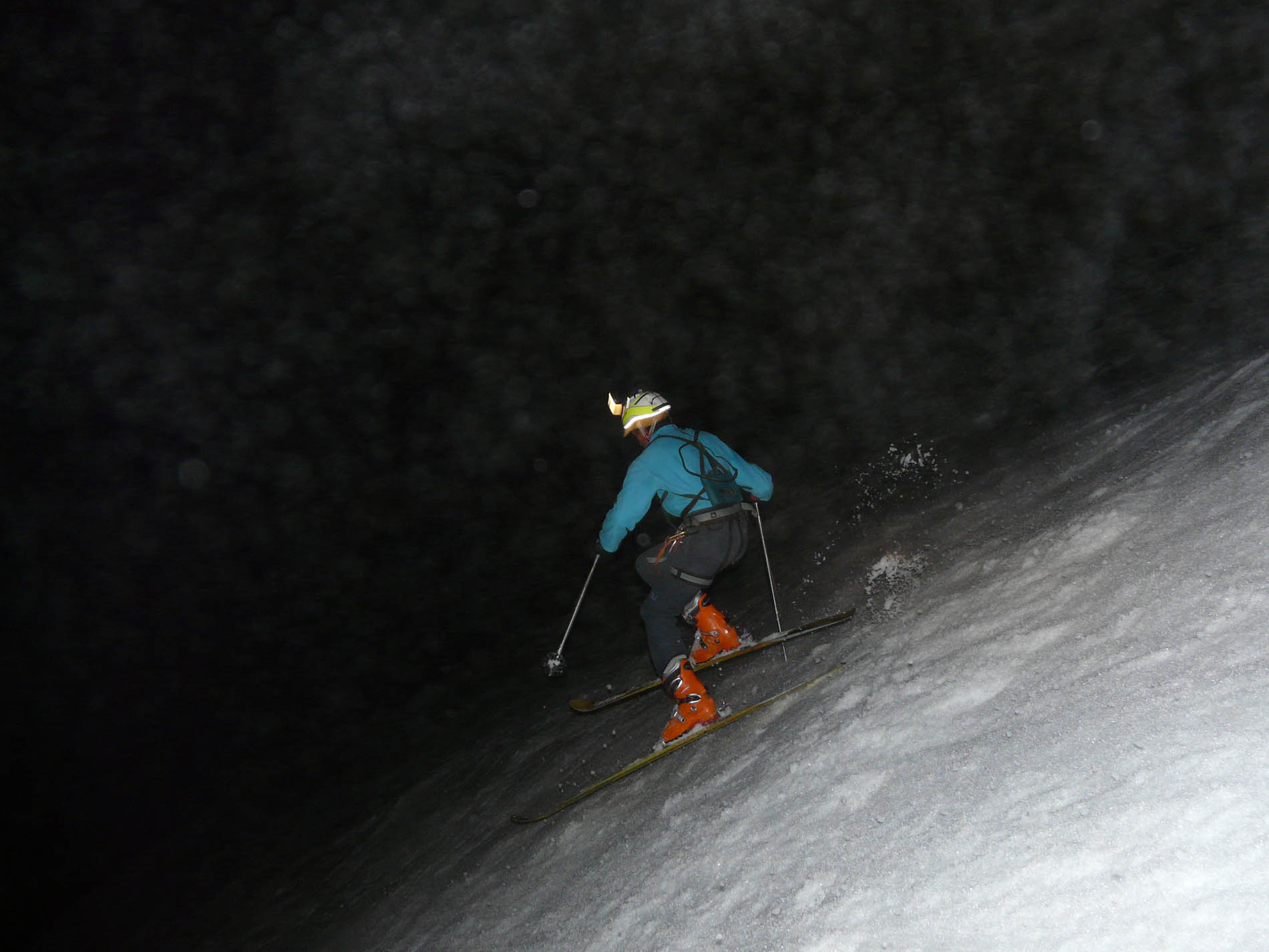 #6 dans le descente : Raymomd n dans le descente : Raymomd n'en reviens pas de la qualitée de la neige