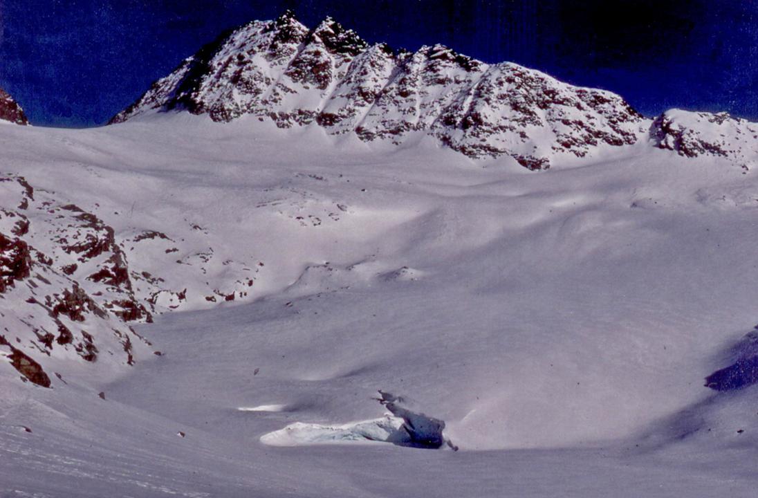 #11 Les sources de l Les sources de l'Arc 1992 : Esthétique du site en 1992: il y a un peu plus de 15 ans, la partie basse du cirque était presque totalement englacée... le glacier tombait en falaise dans le lac. La continuité entre le bassin d'accumulation et l'exutoire