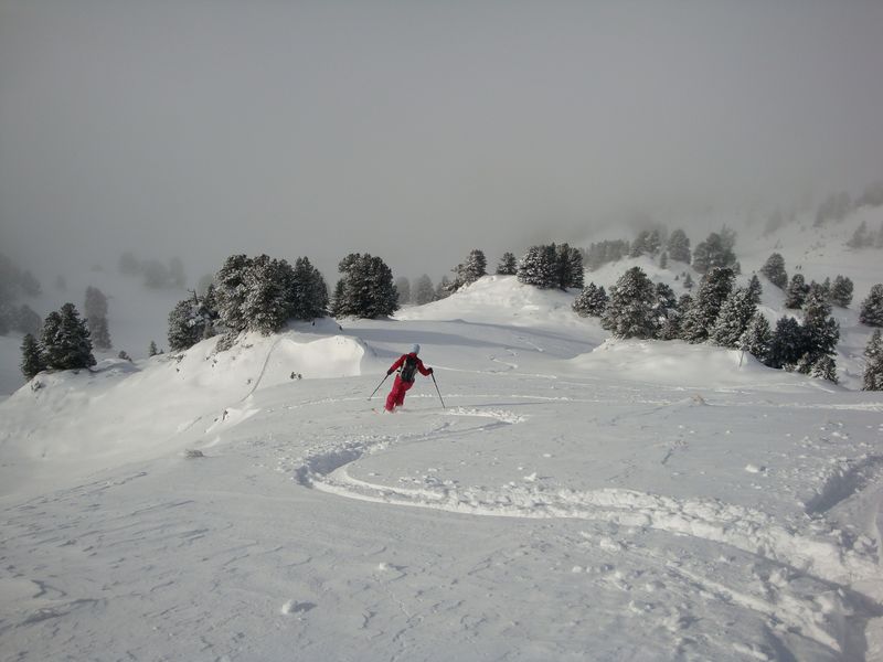 #9 Descente vers le Recoin : Alors que la foule passait sur la piste sur tracée Descente vers le Recoin : Alors que la foule passait sur la piste sur tracée