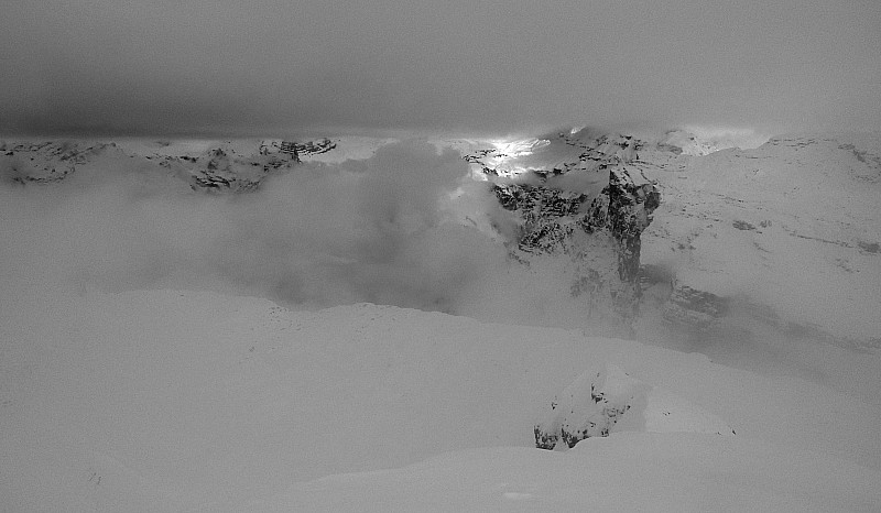 #3 sommet de Tête Pelouse : trouée sur le cirque des fonds sommet de Tête Pelouse : trouée sur le cirque des fonds