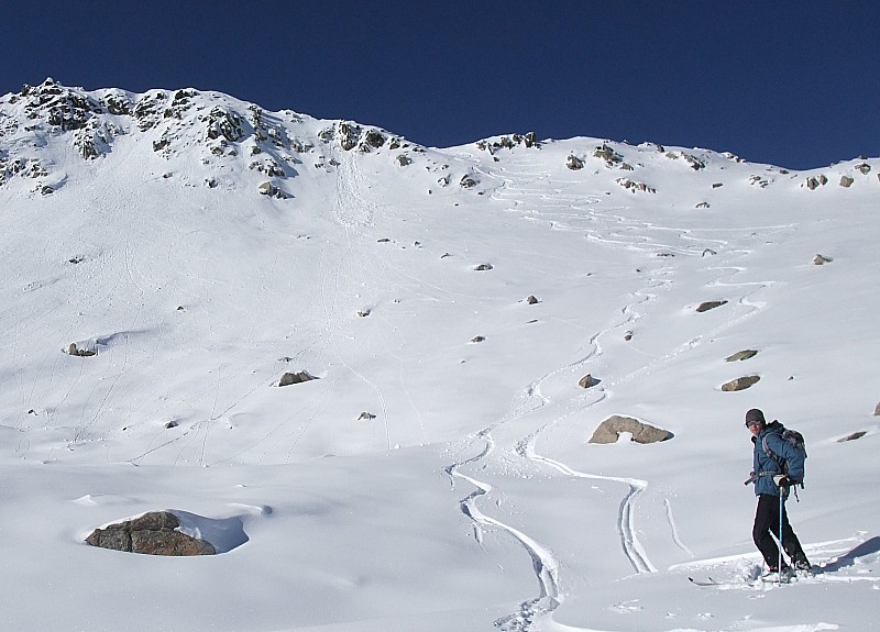 Descente des Frettes : Excellent ski sur le haut de la combe.
Merci à Fabrice pour les photos  ;o)