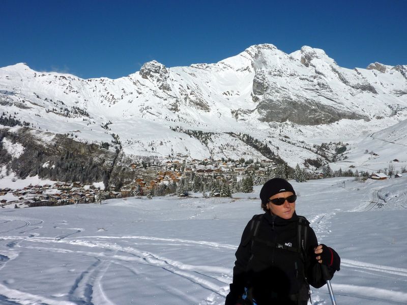 #1 C C'est bon d'être là ! : Anne avec en fond le Chinaillon et de gauche à droite, l'Aiguille Verte, le Buclon, Le Jallouvre et Pointe Blanche.