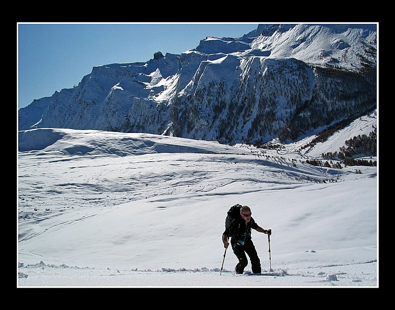 #4 pentes : Une trace parfois un peu raide dans un cadre fabuleux du haut vallon du col agnel pentes : Une trace parfois un peu raide dans un cadre fabuleux du haut vallon du col agnel