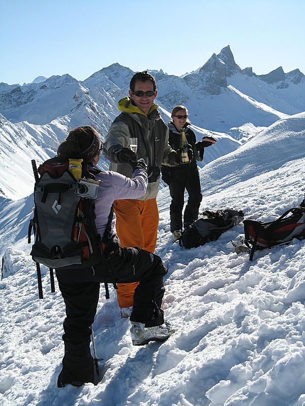 #2 Pointe d Pointe d'Emy : Réception people au sommet de la Pointe d'Emy... Ah, ce Chech sait accueillir les filles...(grrr)