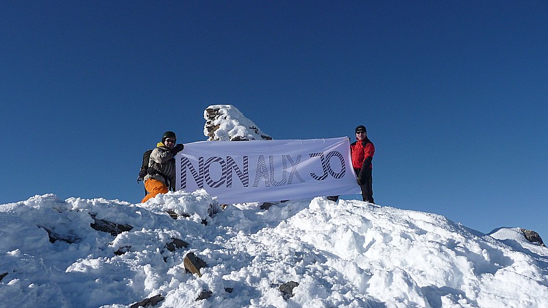 #4 Pointe d Pointe d'Emy : People ça va un moment, on n'oublie pas notre conscience politique !