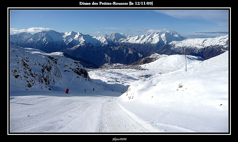 #2 Piste "Couloir" : En montant, petit coup d Piste "Couloir" : En montant, petit coup d'œil dans le rétro, vue vers l'Alpe d'Huez.