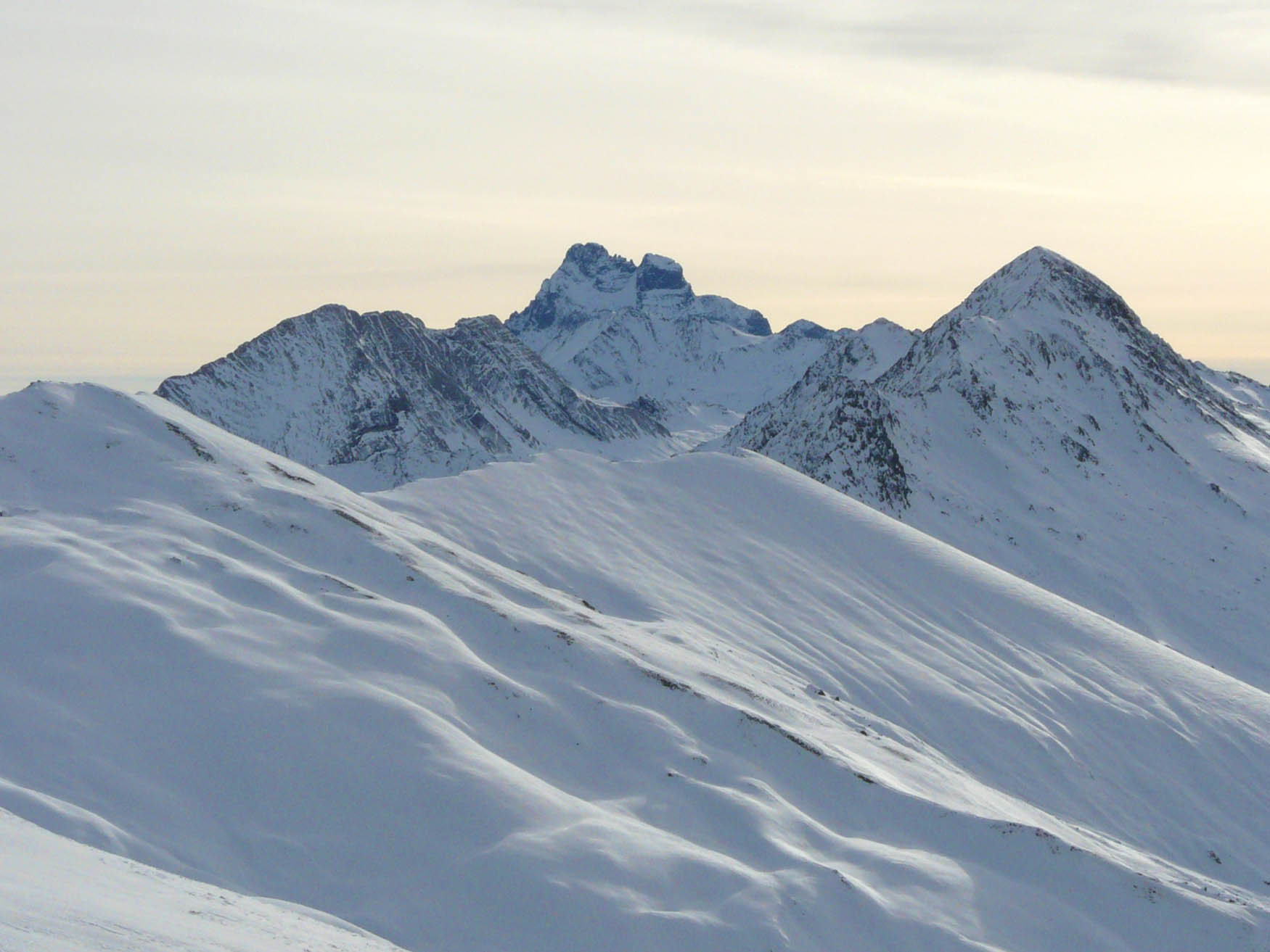 #4 au sud : crête des Chalanchettes, le grand Queyras et le Viso au sud : crête des Chalanchettes, le grand Queyras et le Viso
