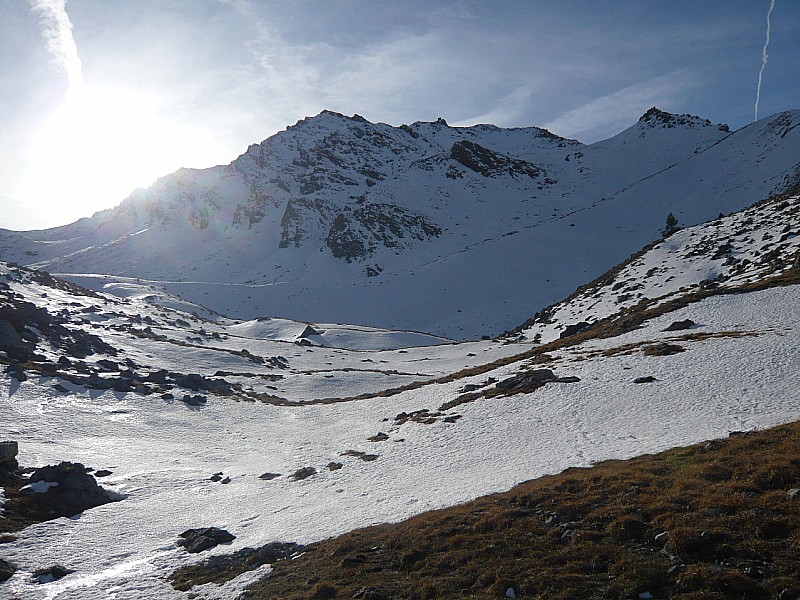 #1 Cime du GRand Vallon : La pente remontée et skiée est à l Cime du GRand Vallon : La pente remontée et skiée est à l'ombre. La neige est à peu près bien conservée