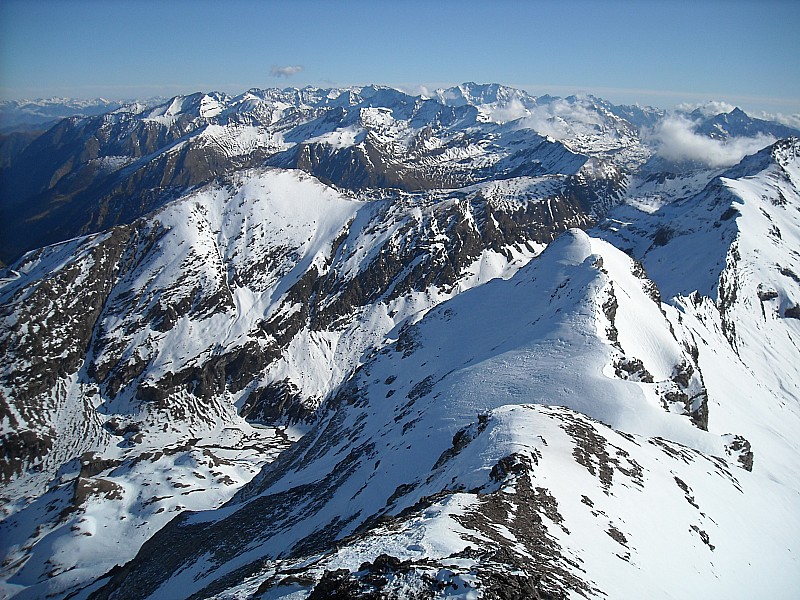 Piau : pic de Piau et vue vers le Luchonnais