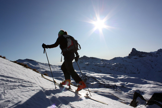 #3 un sommet à gauche du col : le soleil !!! un sommet à gauche du col : le soleil !!!