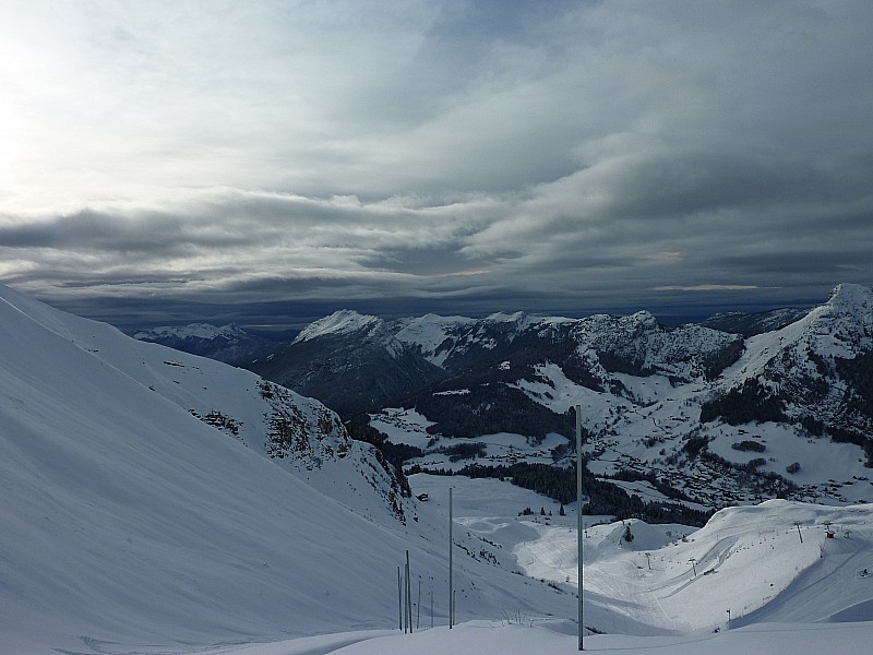 #1 Mont Lachat 02 12 2009 : pas très loin du sommet, vu sur le village en bas et un ciel magnifique Mont Lachat 02 12 2009 : pas très loin du sommet, vu sur le village en bas et un ciel magnifique