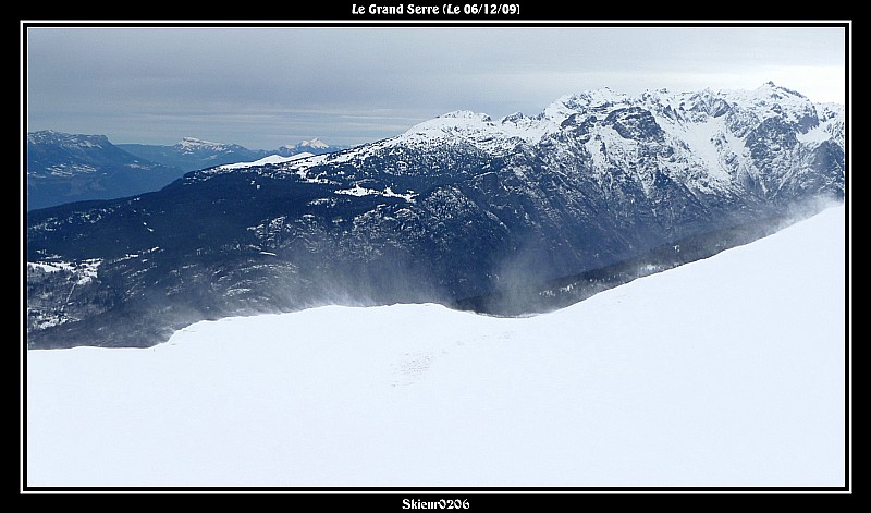 #4 Vent : Ça souffle fort sur les crêtes ! En arrière plan, Belledonne avec Chamrousse. Vent : Ça souffle fort sur les crêtes ! En arrière plan, Belledonne avec Chamrousse.
