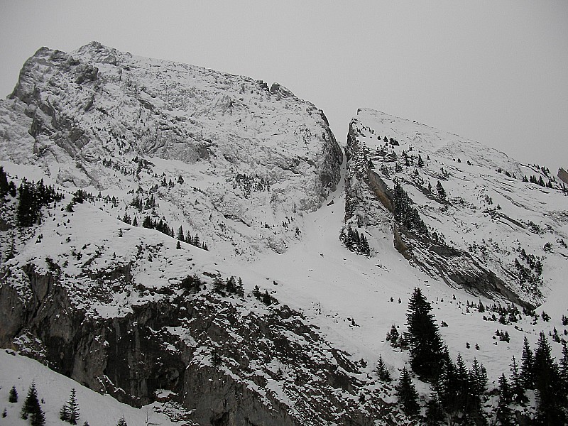 #1 Le coillu du bas : Le couloir vu du bas Le coillu du bas : Le couloir vu du bas