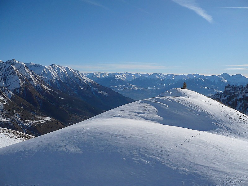 #2 Cairn. : Vue sur la vallée. Cairn. : Vue sur la vallée.